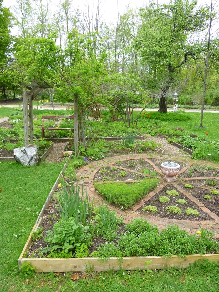 pickity garden circle
