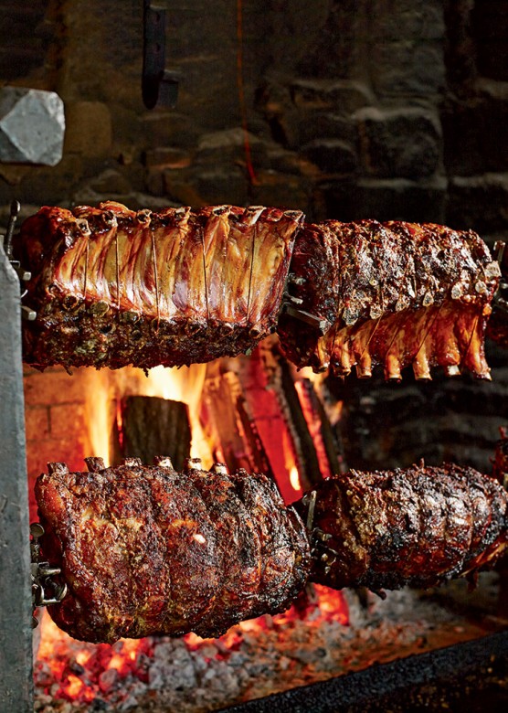 Prime rib on an 18th-century roasting jack at the Salem Cross Inn.