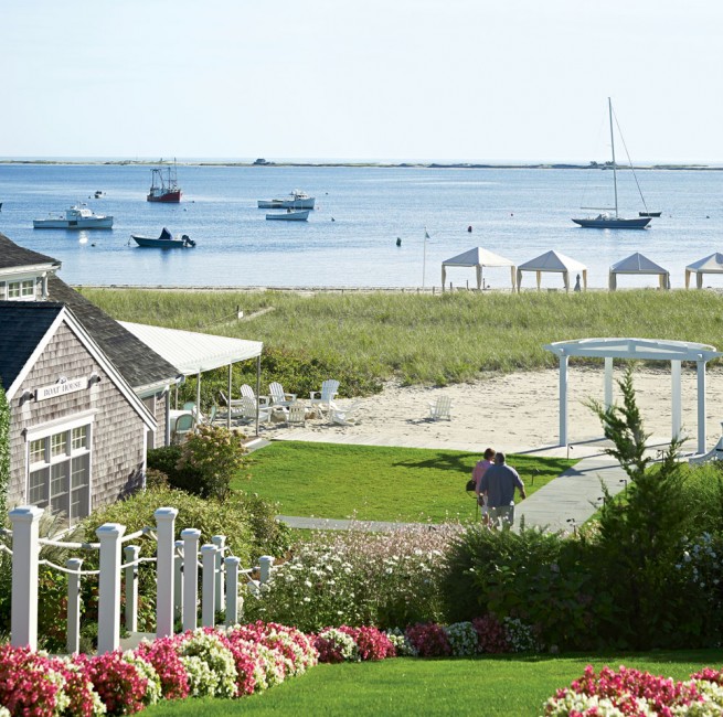 CHATHAM BARS INN Classic Shingle-style cottages dot the inn’s quarter-mile stretch of private beach, overlooking Cape Cod’s Chatham Harbor. In addition to tennis, golf, biking, fishing, and other activities, this full-service resort offers whale-watch and seal cruises; guided tours of Monomoy National Wildlife Refuge; and, for the young­sters, a pirate-treasure hunt.
