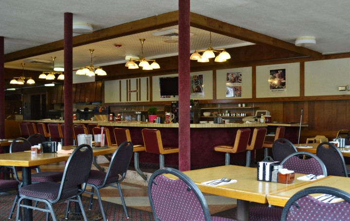 The Last Howard Johnson's Restaurant in New England | Bangor, Maine