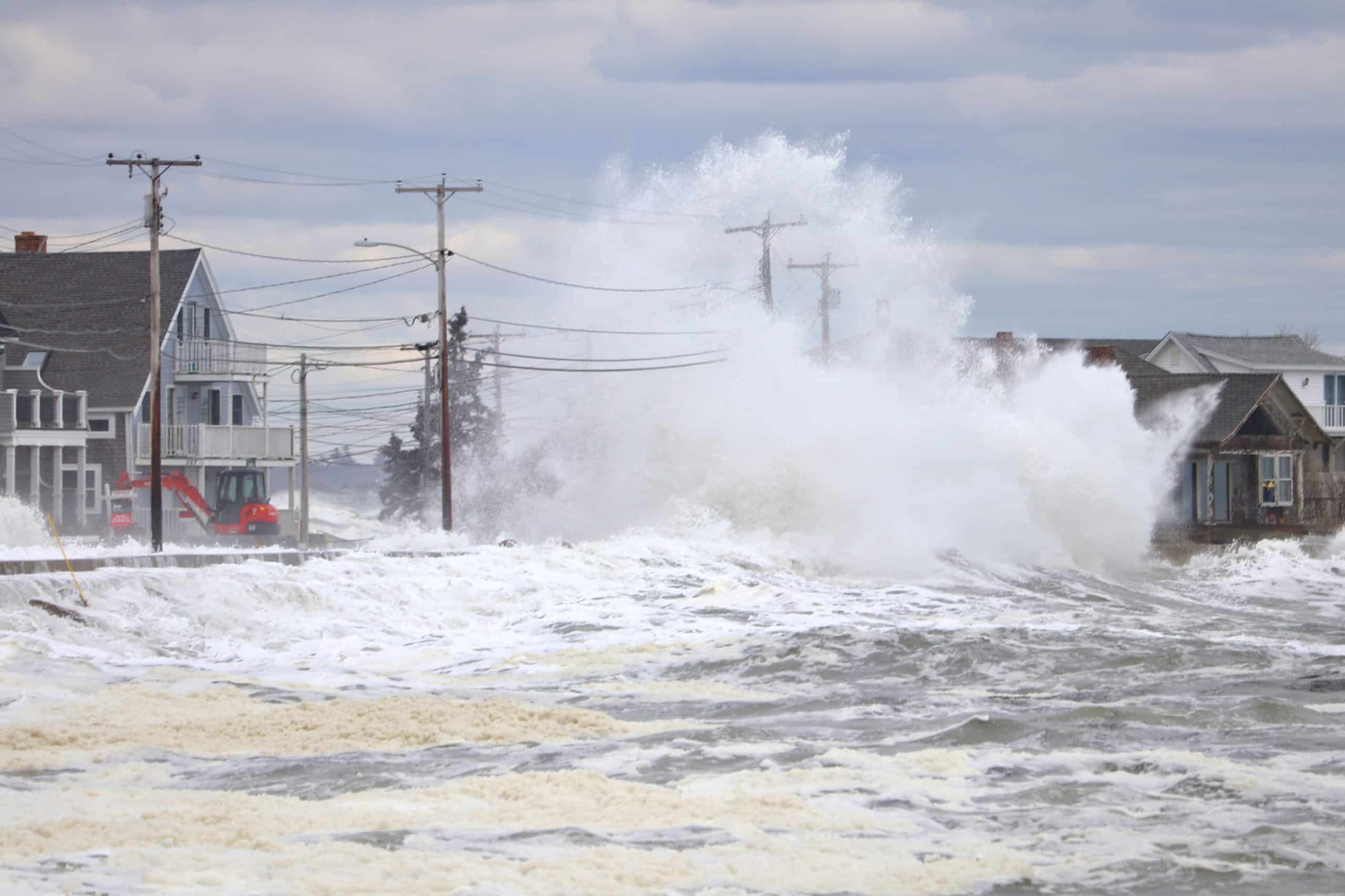 Wells,,Maine,,Usa:,February,3,,2018:,A,Storm,Wave,Crashes