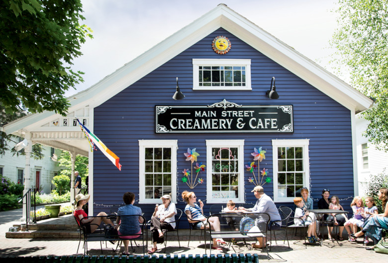 Sweet tooths gather at Old Wethersfield’s destination ice cream shop.
