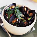 Steamed Mussels with Garlic, Tomatoes, and Green Onions