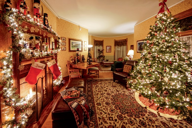 At Rockland, Maine’s LimeRock Inn, the halls are decked.