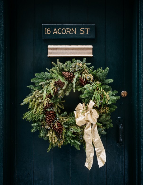 A Boston Christmas can encompass everything from an elegant holiday dinner and The Nutcracker to the simplicity of a holiday wreath on Acorn Street in Beacon Hill.
