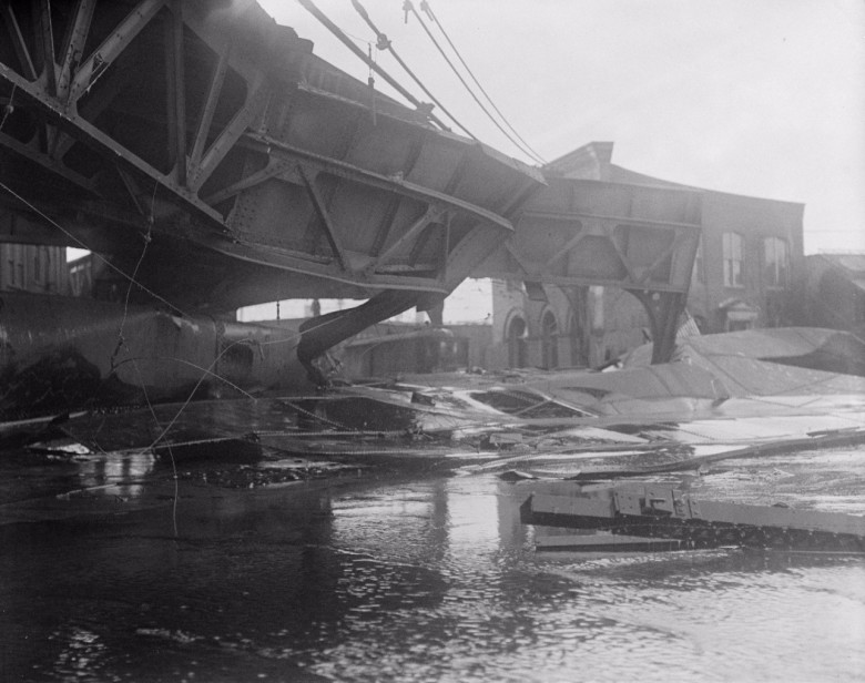 Boston elevated twisted into new shapes, after Molasses Disaster