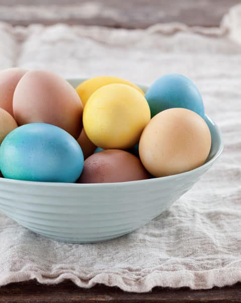 coloring-easter-eggs-homemade-egg-dye-recies