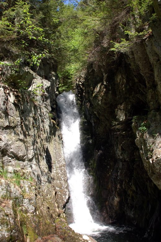 5 Best Waterfalls in New England
